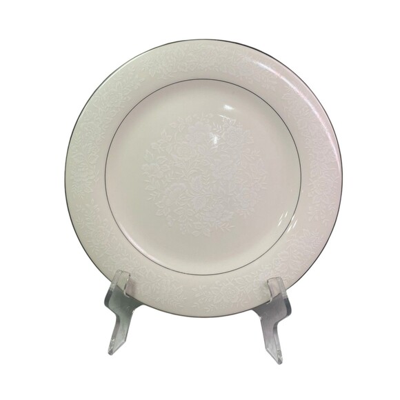 American Royalty WINTERSET Dinner Plate 1001 Very Fine Porcelain 10 7/8” - Picture 2 of 9